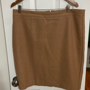 70% Wool and 30% JCrew lined camel pencil skirt - size 16